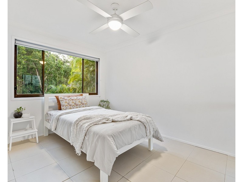 185 Simpsons Road, Elanora QLD 4221