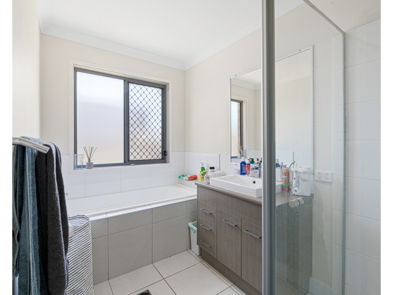 2 Asher Place, Moggill QLD 4070