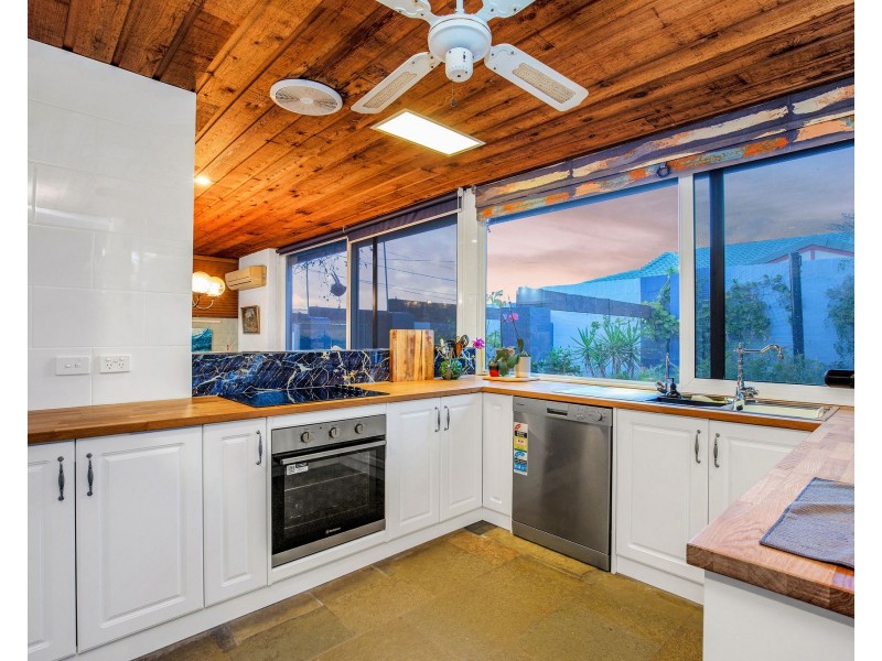9 Lergessner Street, Biggera Waters QLD 4216