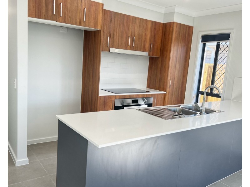 37 Bremer Street, South Maclean QLD 4280