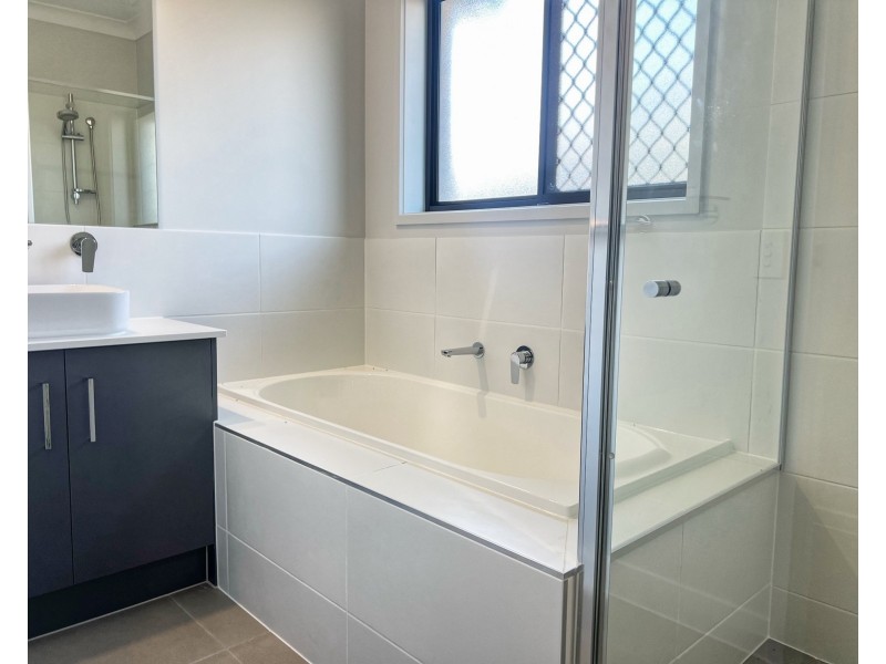 37 Bremer Street, South Maclean QLD 4280