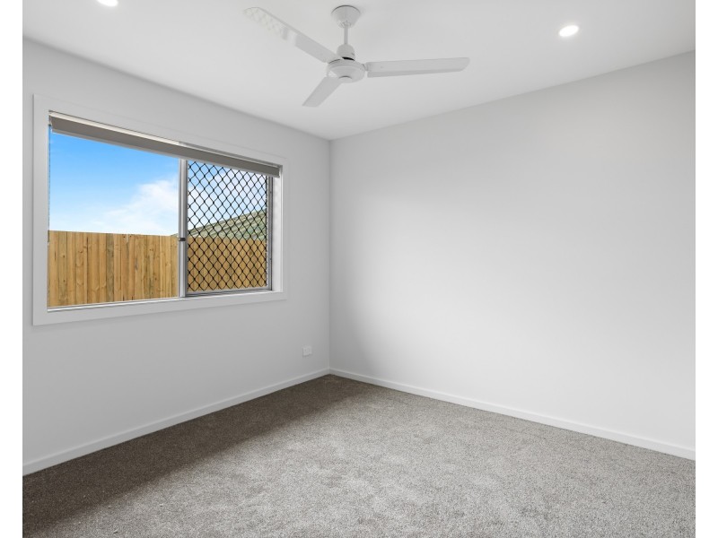33 Barcoo Drive, Plainland QLD 4341
