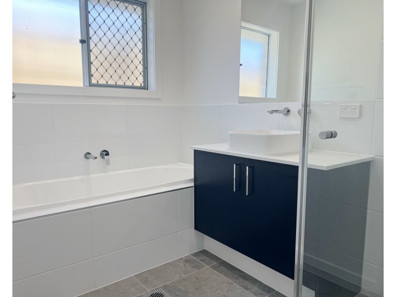 5 Georgina Street, Plainland QLD 4341