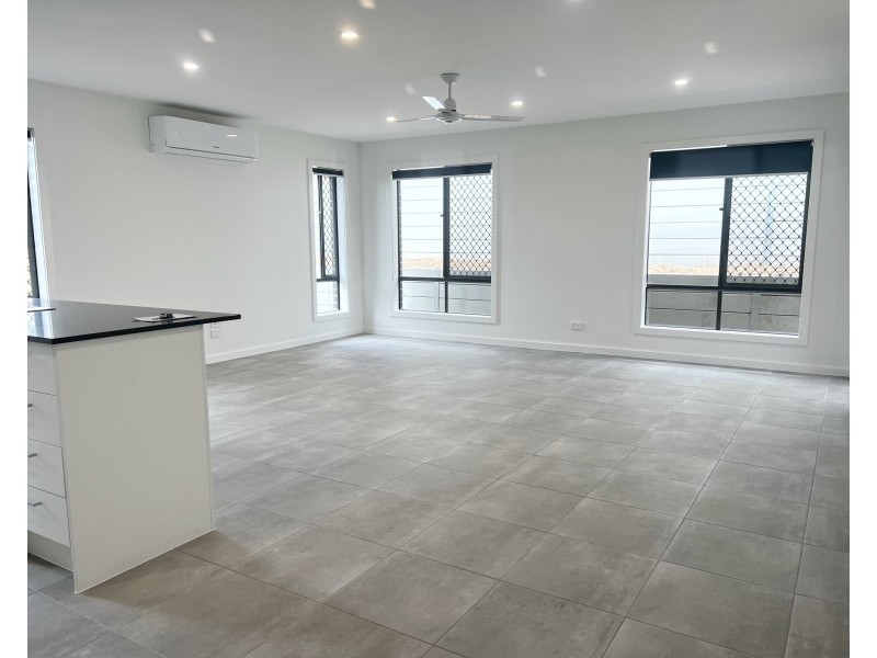 42 Barcoo Drive, Plainland QLD 4341