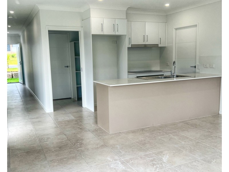 27 Oxford Street, Waterford QLD 4133