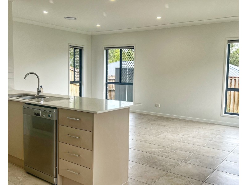 27 Oxford Street, Waterford QLD 4133