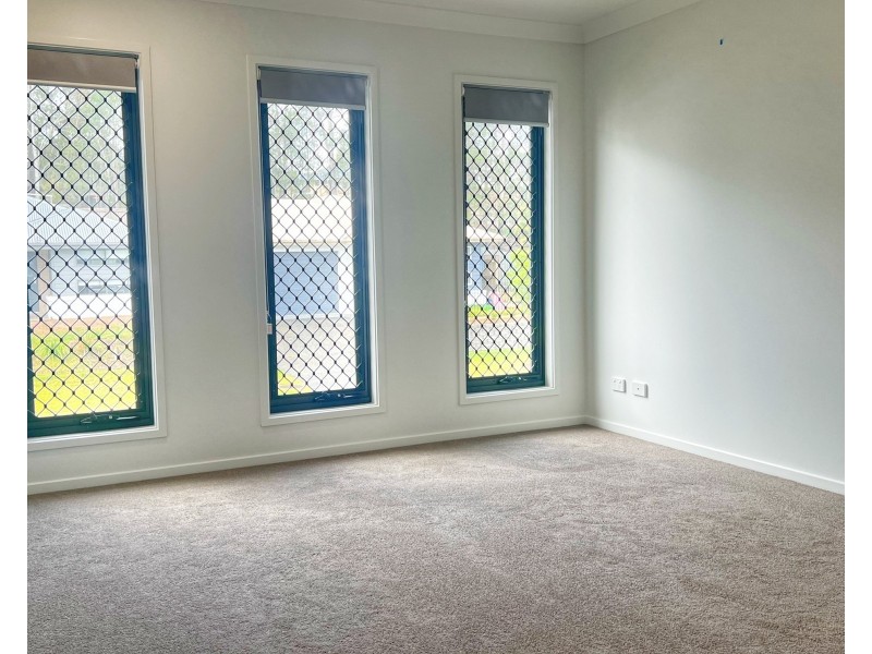 27 Oxford Street, Waterford QLD 4133