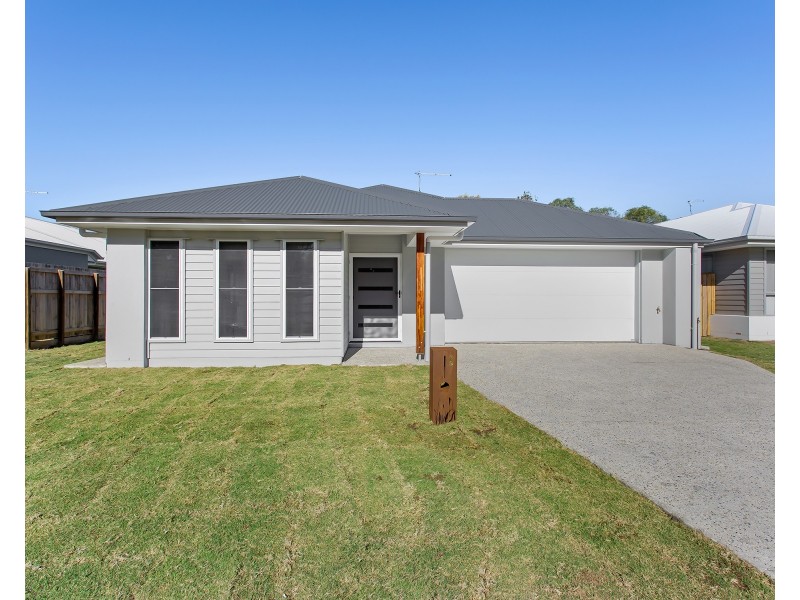 38 Ocean Place, Beachmere QLD 4510