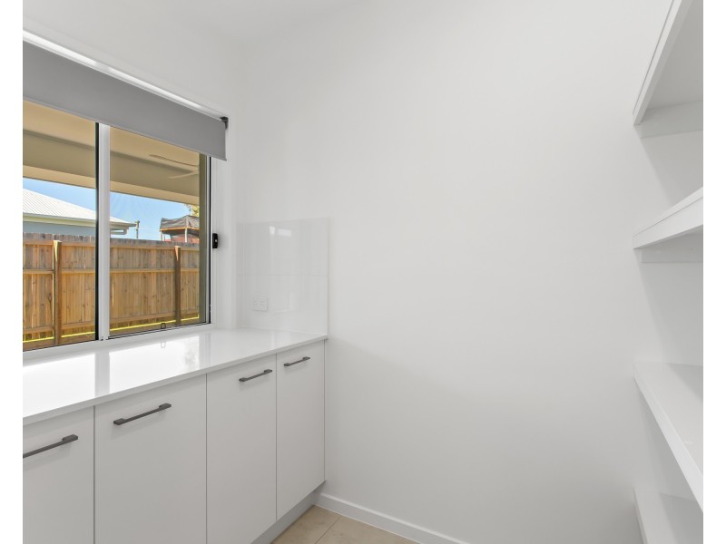 38 Ocean Place, Beachmere QLD 4510