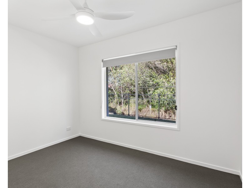 38 Ocean Place, Beachmere QLD 4510