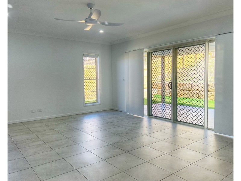 33 Woodfull Street, Dugandan QLD 4310