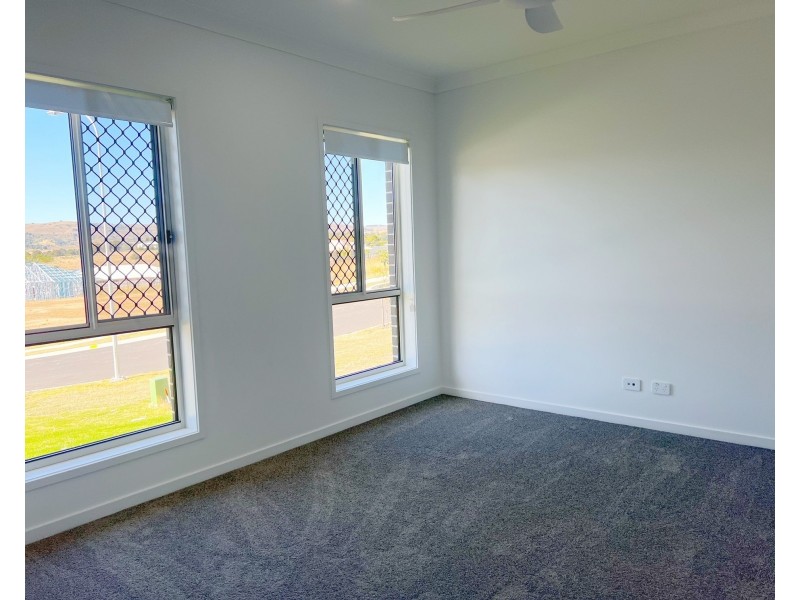 33 Woodfull Street, Dugandan QLD 4310
