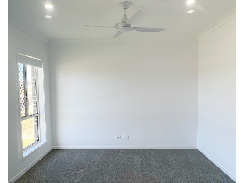 33 Woodfull Street, Dugandan QLD 4310