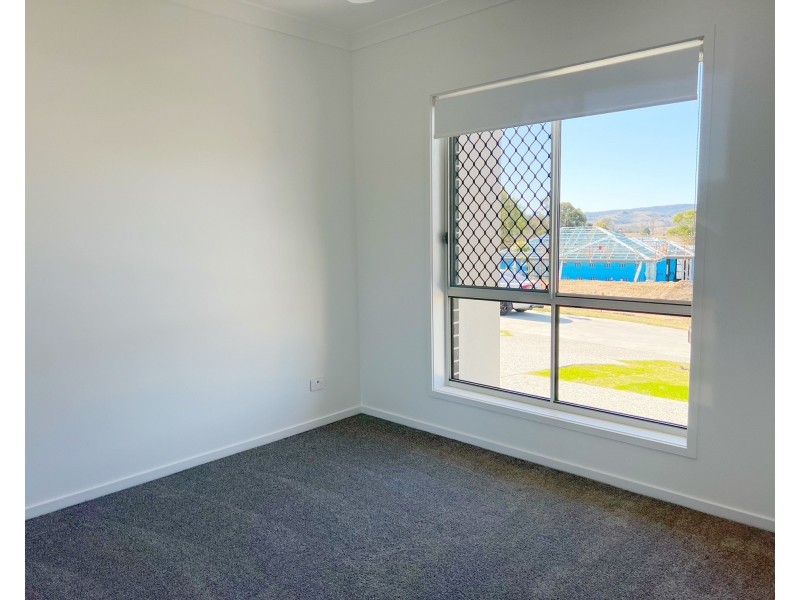 33 Woodfull Street, Dugandan QLD 4310