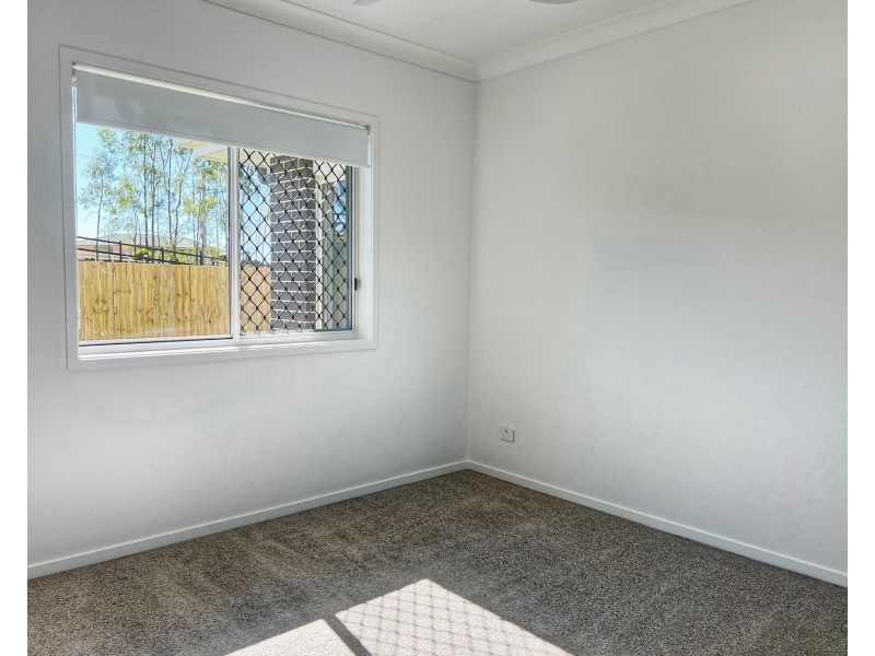 33 Woodfull Street, Dugandan QLD 4310