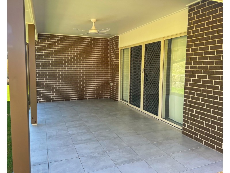 33 Woodfull Street, Dugandan QLD 4310