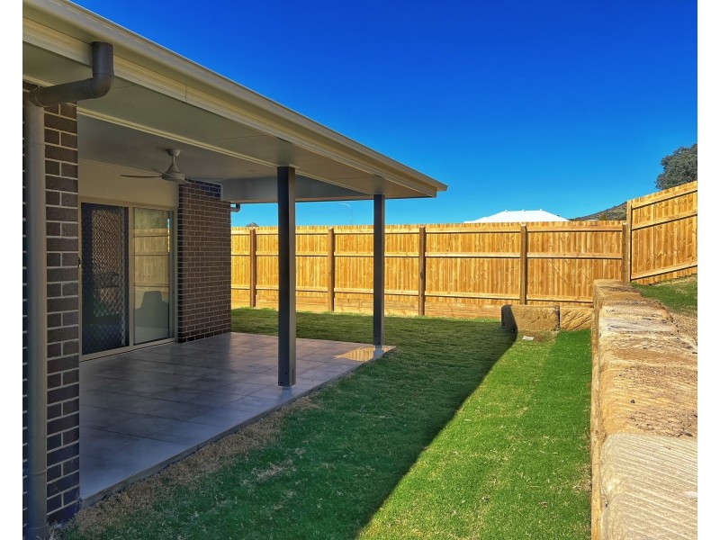 33 Woodfull Street, Dugandan QLD 4310