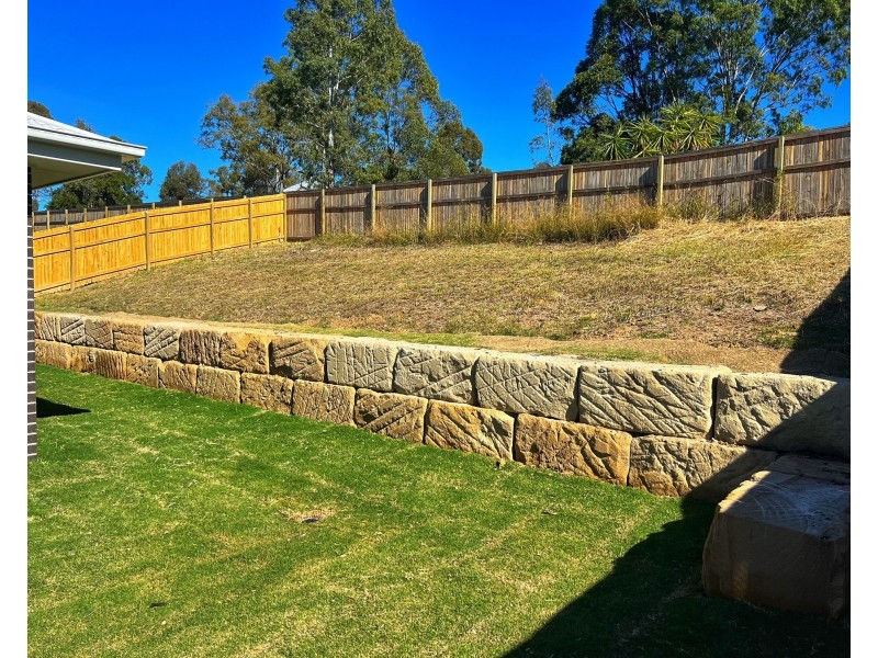 33 Woodfull Street, Dugandan QLD 4310