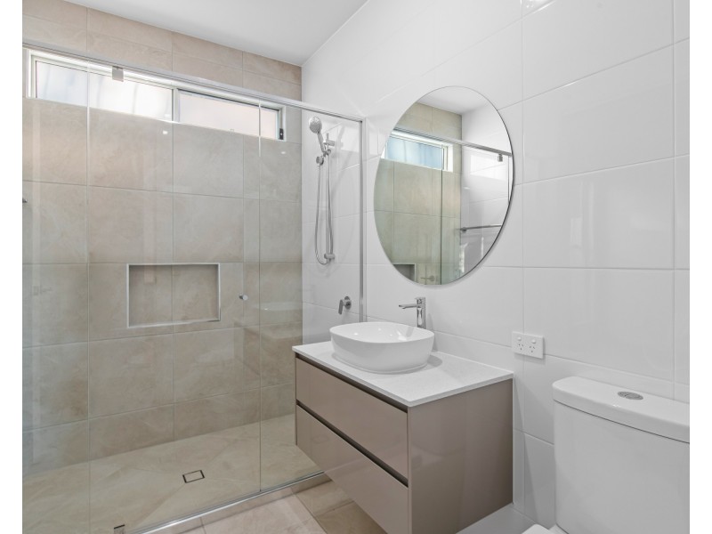 17A Blackstone Road, Eastern Heights QLD 4305