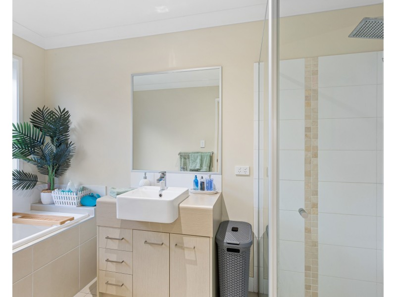 68 Benham Avenue, Kallangur QLD 4503