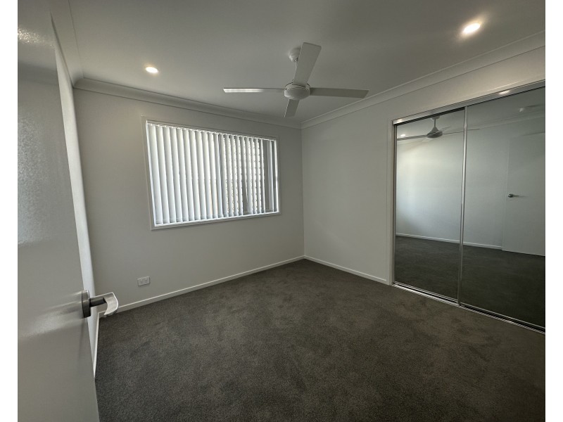 16 Edward Circuit, Deebing Heights QLD 4306