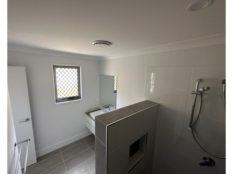 16 Edward Circuit, Deebing Heights QLD 4306