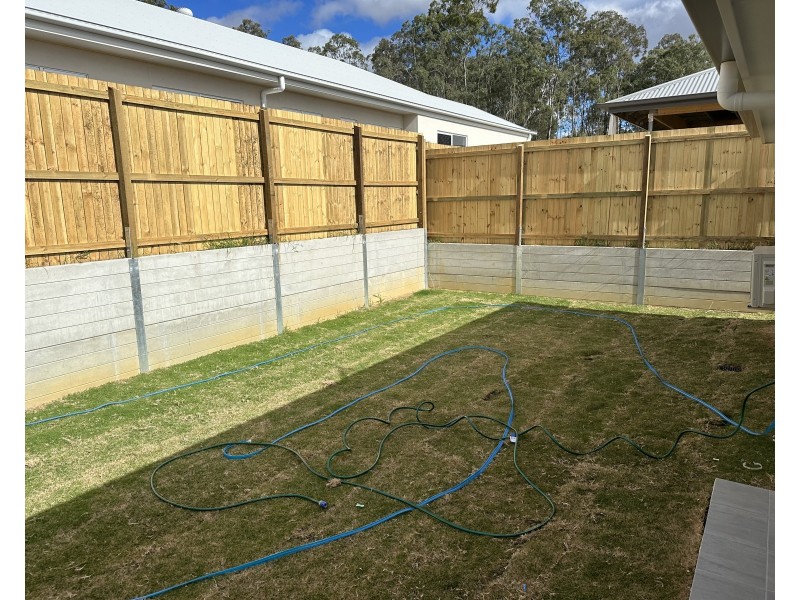 16 Edward Circuit, Deebing Heights QLD 4306