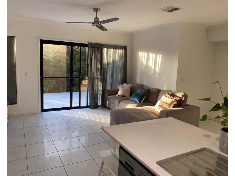 25 Greenview Terrace, Palmview QLD 4553