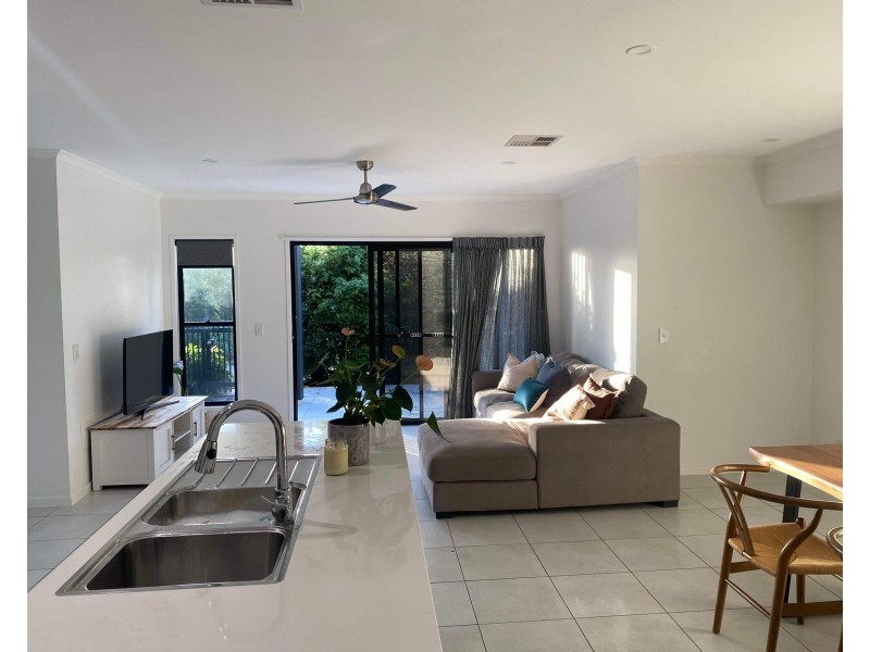 25 Greenview Terrace, Palmview QLD 4553