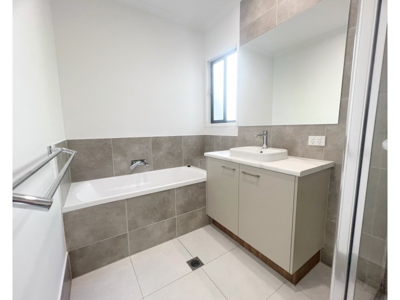 25 Greenview Terrace, Palmview QLD 4553