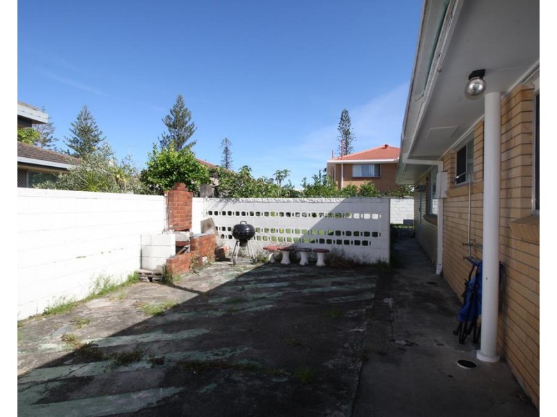 11 Saint Pauls Place, Surfers Paradise QLD 4217