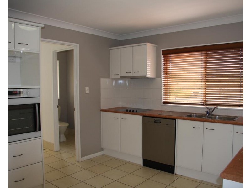 8 Dapples Court, Burleigh Heads QLD 4220