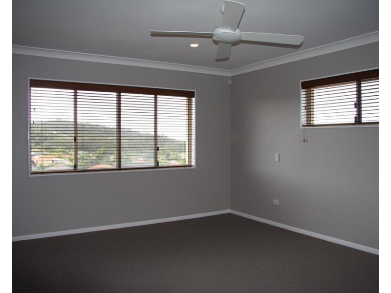 8 Dapples Court, Burleigh Heads QLD 4220