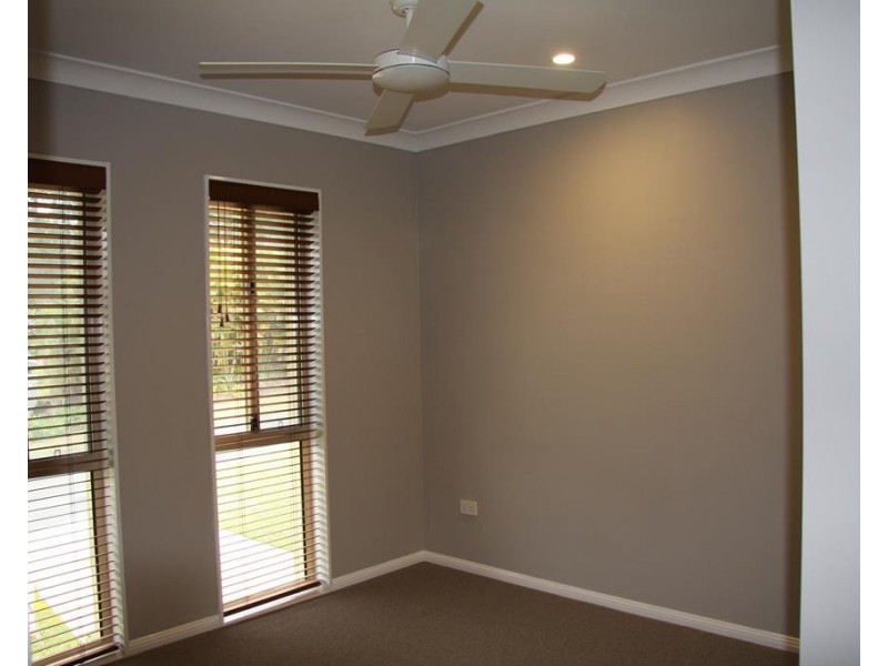 8 Dapples Court, Burleigh Heads QLD 4220