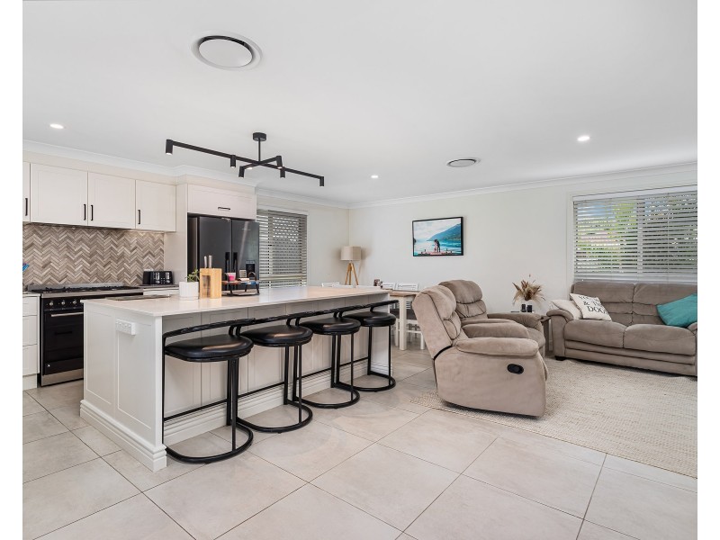 7 Cassowary Drive, Burleigh Waters QLD 4220