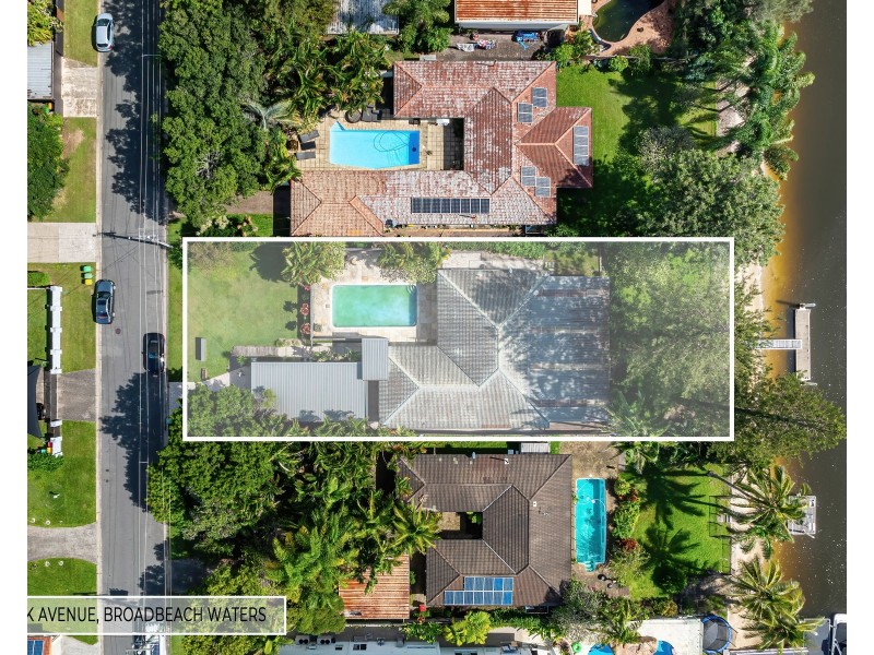7 PARK AVENUE, Broadbeach Waters QLD 4218