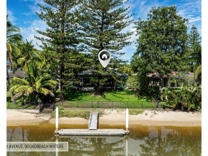 7 PARK AVENUE, Broadbeach Waters QLD 4218
