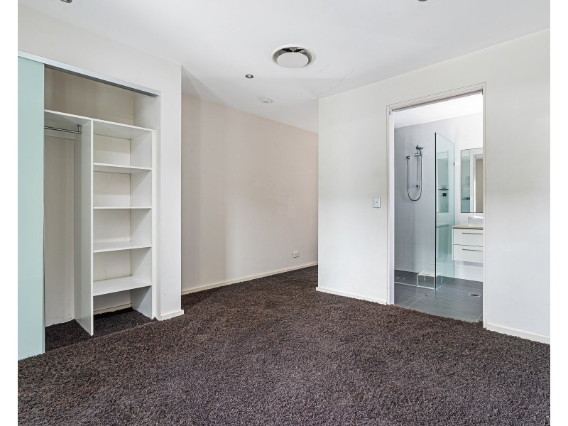 7 PARK AVENUE, Broadbeach Waters QLD 4218