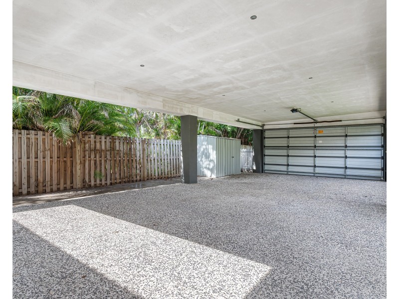 7 PARK AVENUE, Broadbeach Waters QLD 4218