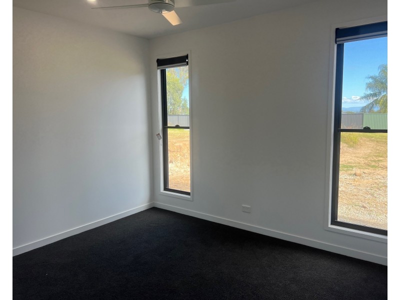 25 Upper McCormack Street, Bundamba QLD 4304