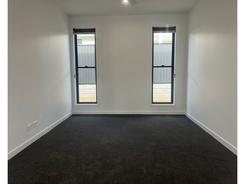 25 Upper McCormack Street, Bundamba QLD 4304