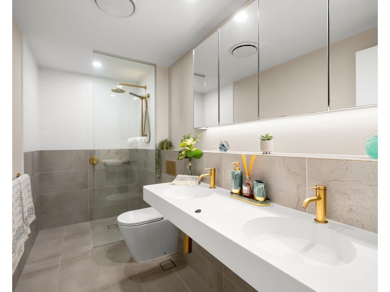 1504/1 Grant Avenue, Hope Island QLD 4212