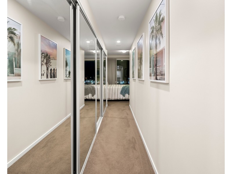 1504/1 Grant Avenue, Hope Island QLD 4212