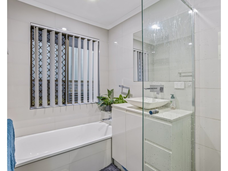 43 Macquarie Drive, Petrie QLD 4502