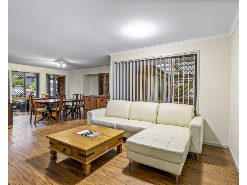 43 Macquarie Drive, Petrie QLD 4502