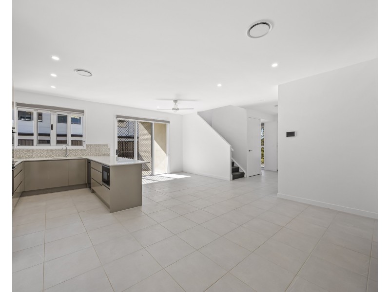 27 Upper McCormack Street, Bundamba QLD 4304