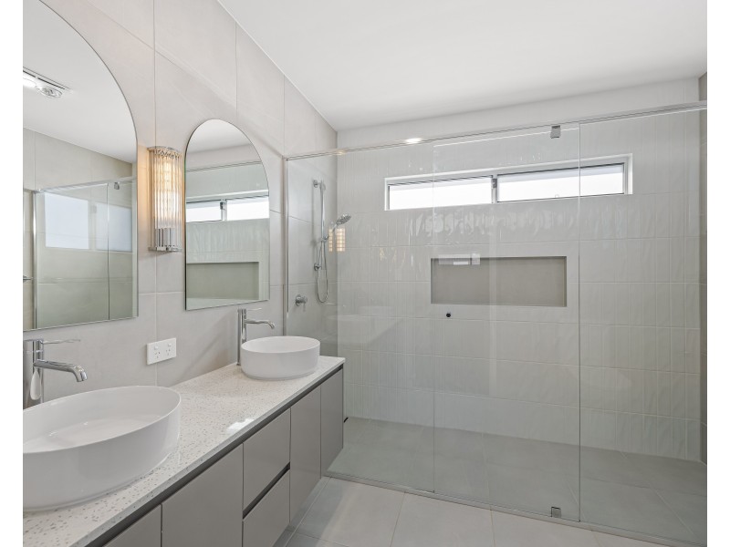 27 Upper McCormack Street, Bundamba QLD 4304