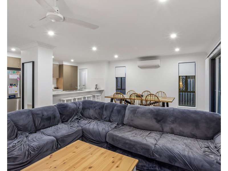 42 Crest Street, Narangba QLD 4504