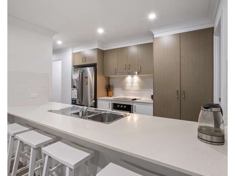 42 Crest Street, Narangba QLD 4504