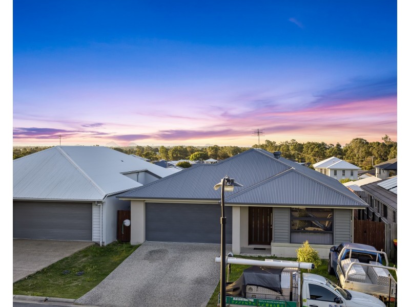 42 Crest Street, Narangba QLD 4504